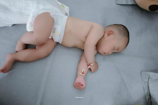 偃师孕妇的屎是黑色的